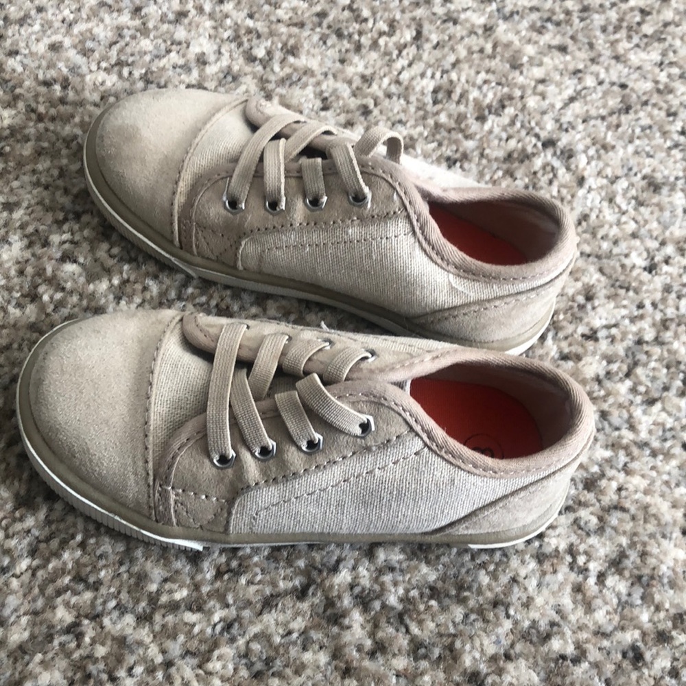 Cat and jack dress shoe